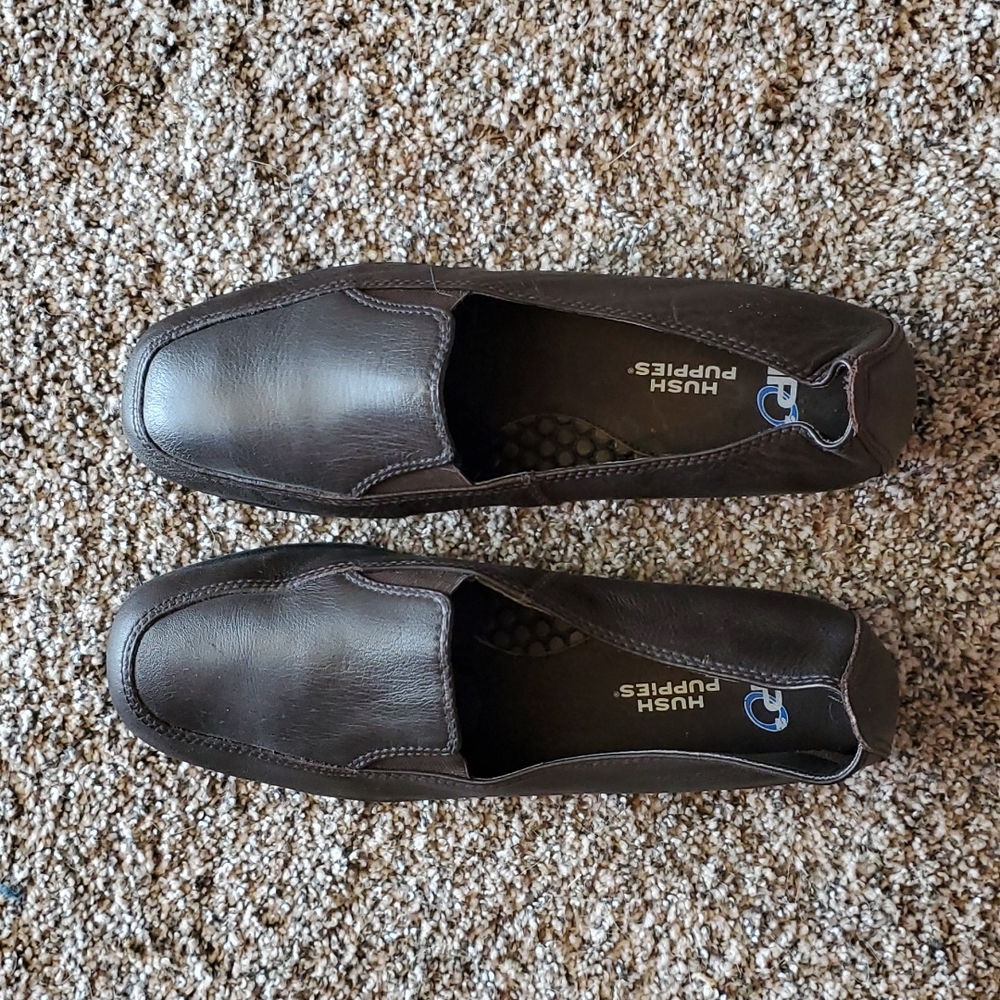 Women's Hush Puppies shoes. Sz 8.5 m. Dark brown. Never worn.